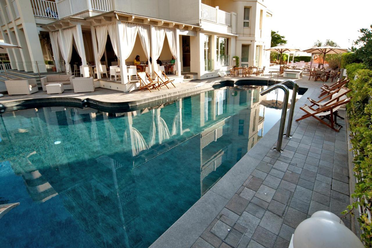 Le Rose Suite Hotel Rimini Esterno foto