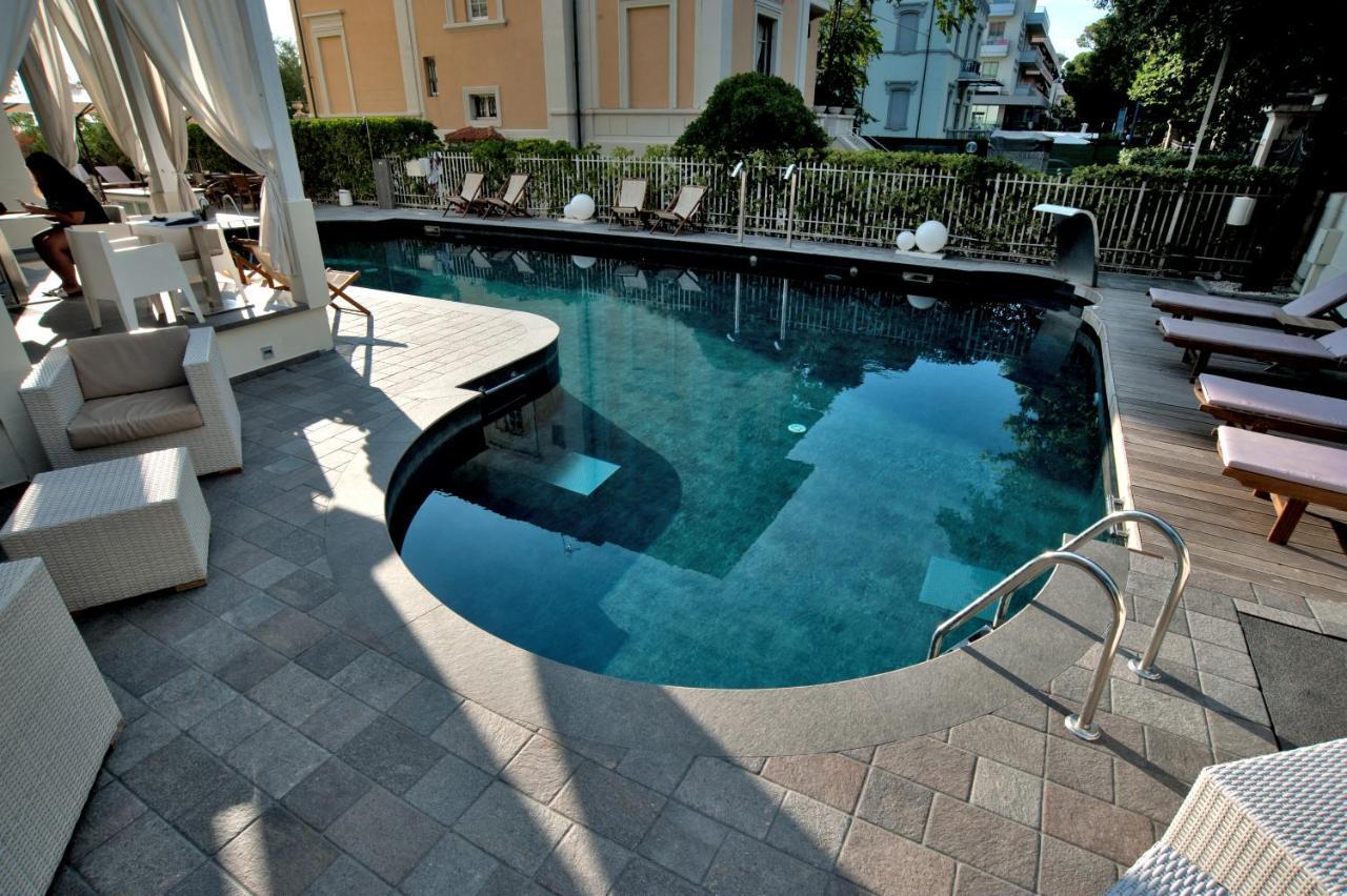 Le Rose Suite Hotel Rimini Esterno foto