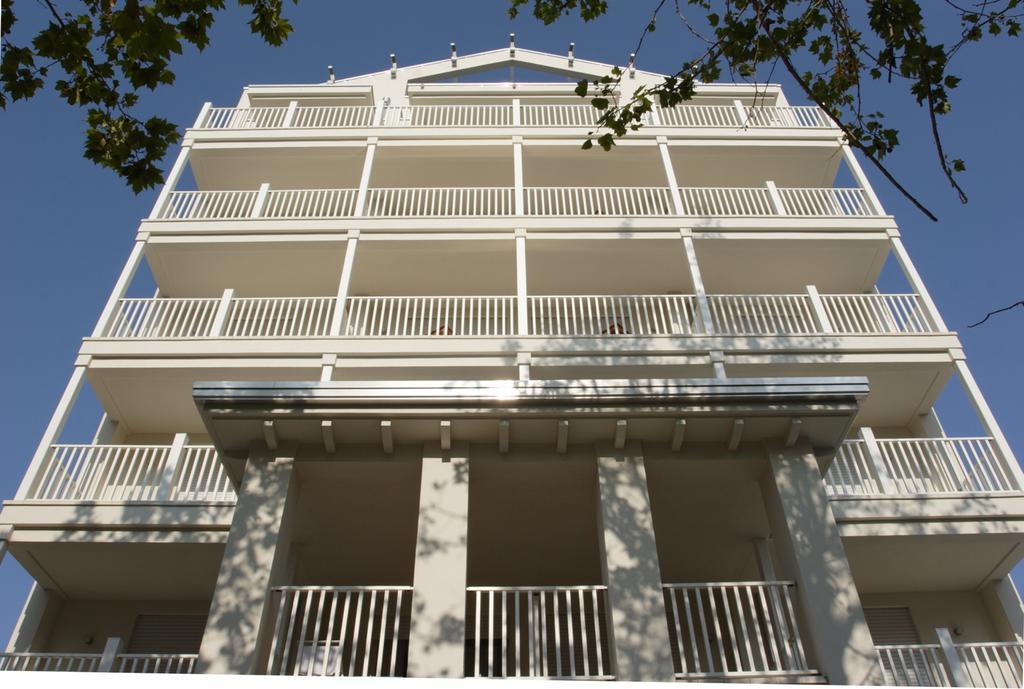 Le Rose Suite Hotel Rimini Esterno foto