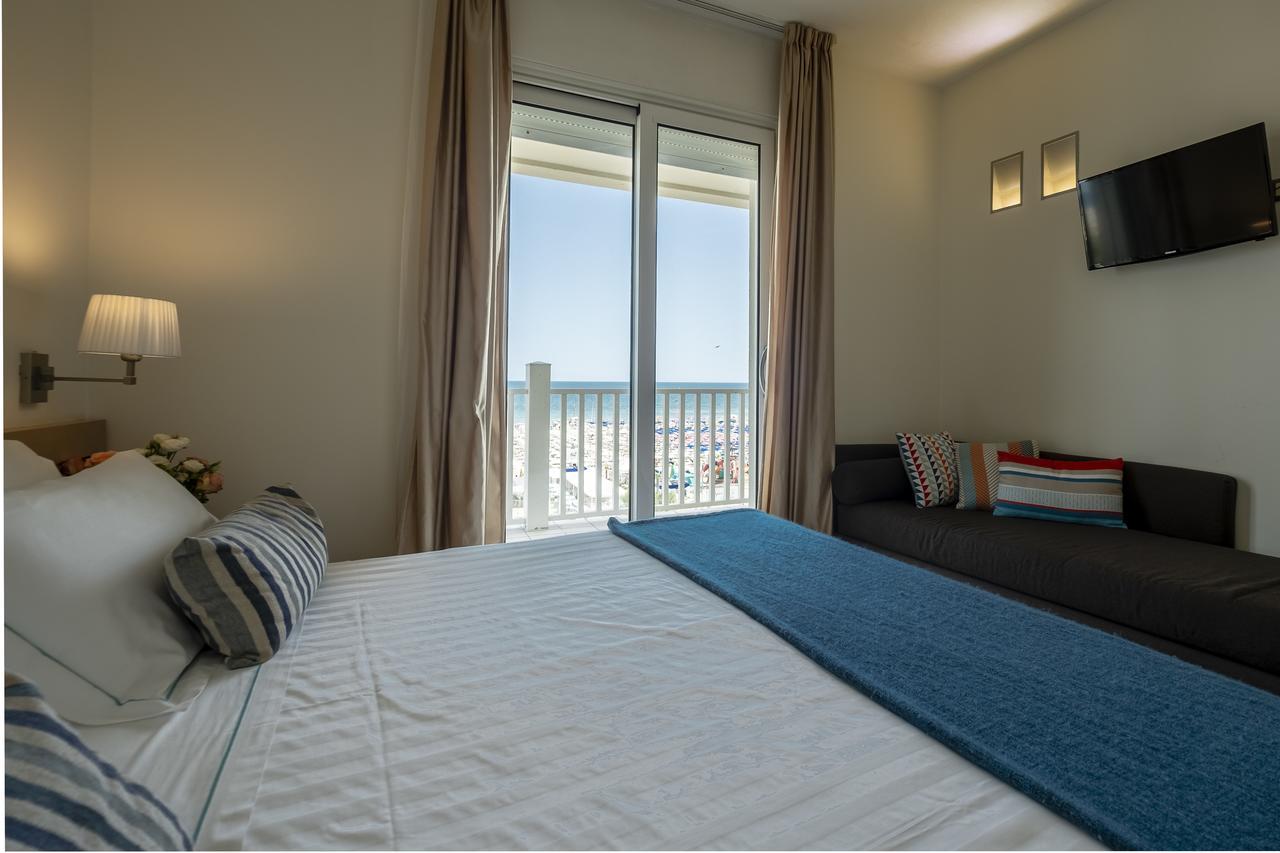 Le Rose Suite Hotel Rimini Esterno foto