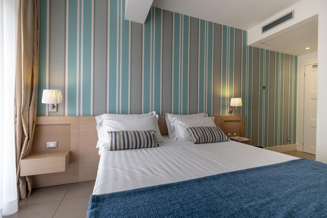 Le Rose Suite Hotel Rimini Esterno foto